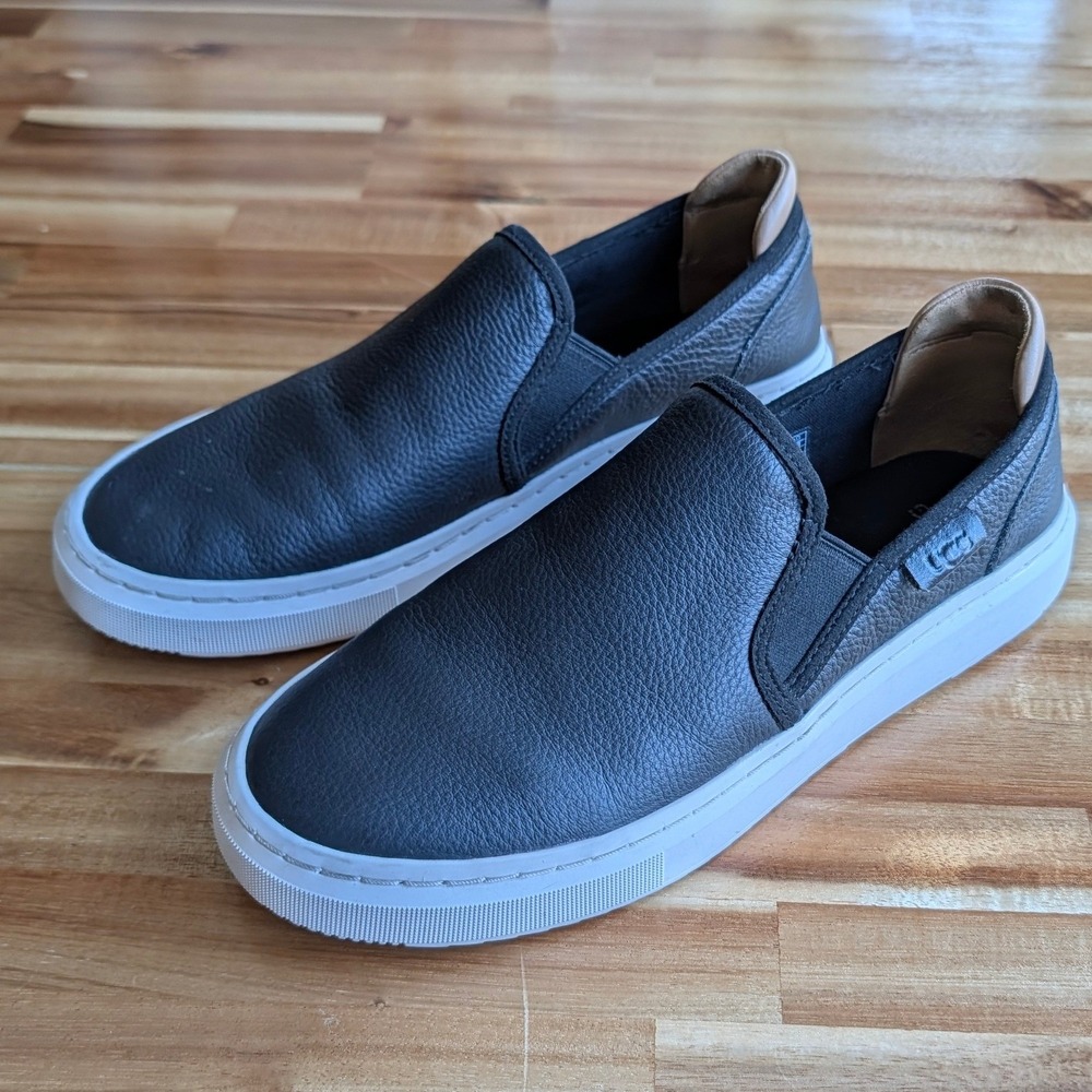 UGG Black Pebbled Leather Slip-On Sneakers Women's 9.5